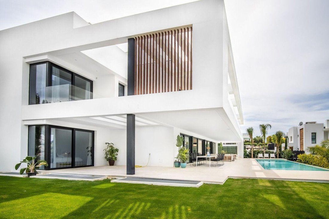 Villa in Nueva Andalucia, Marbella, Spain 2 - 18507696