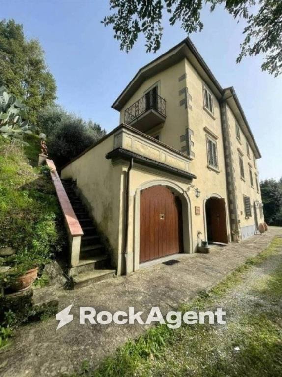 Villa in Center, Pescia, Tuscany 1 - 18507748