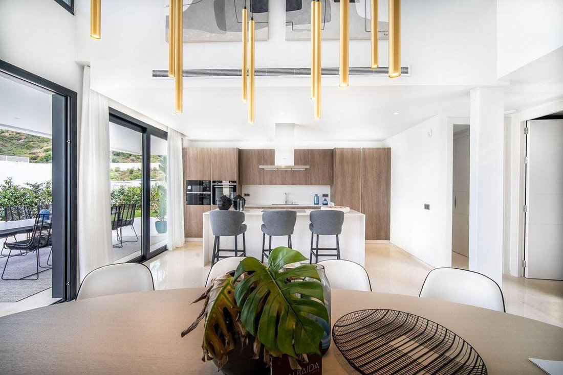 Villa in Nueva Andalucia, Marbella, Spain 5 - 18507696
