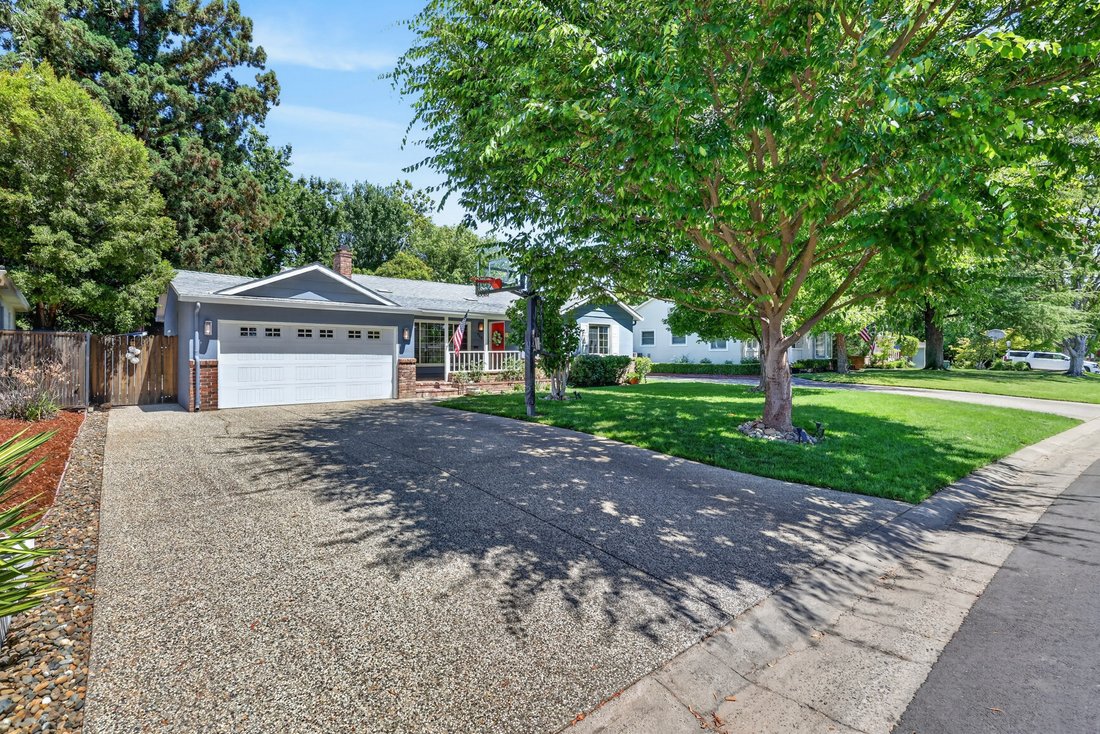 Sacramento, California, United States 2 - 18507342