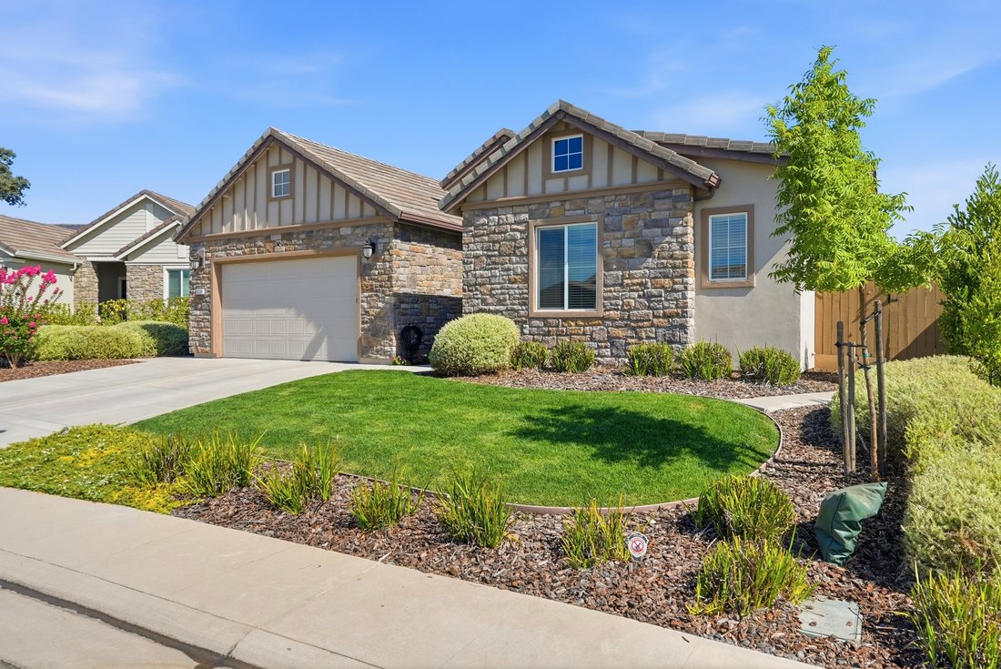 Fair Oaks, California, United States 3 - 18507384