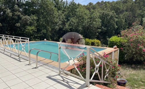 Villa à Bagnols-en-Forêt, Provence-Alpes-Côte d'Azur, France 1