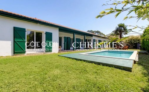 Villa in Bidart, Nouvelle-Aquitaine, France 1