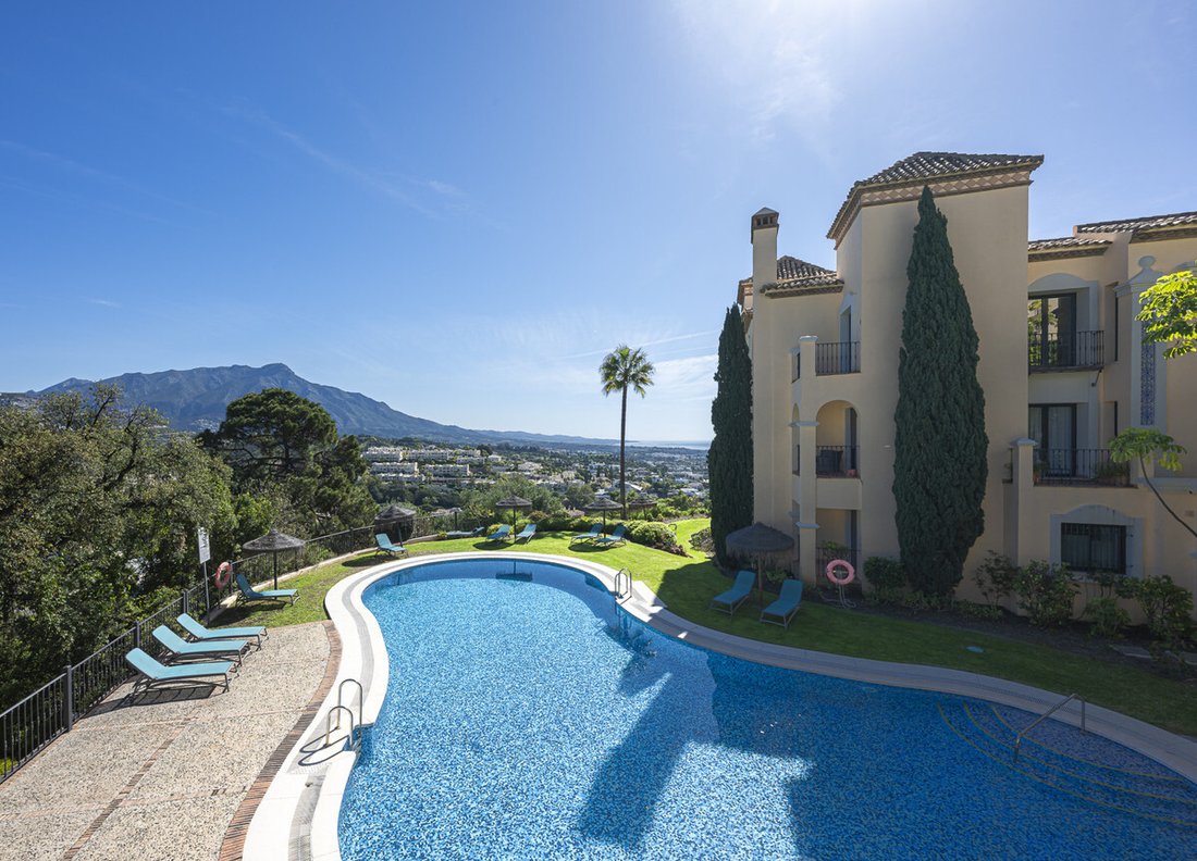 Apartment in La Quinta, Benahavis, Andalusia 4 - 18498316