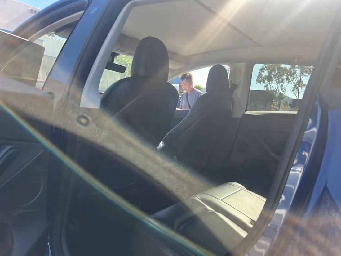 Suv in Costa Mesa, CA, United States 4 - 18507235