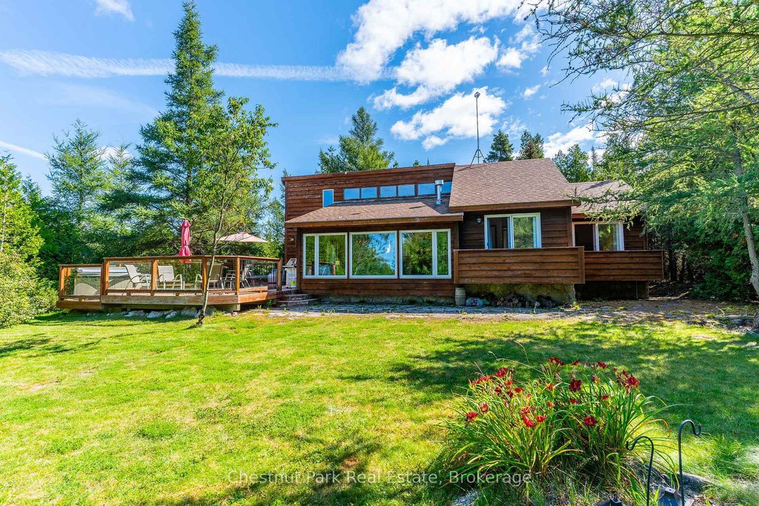 House in Tobermory, Ontario, Canada 3 - 17526986