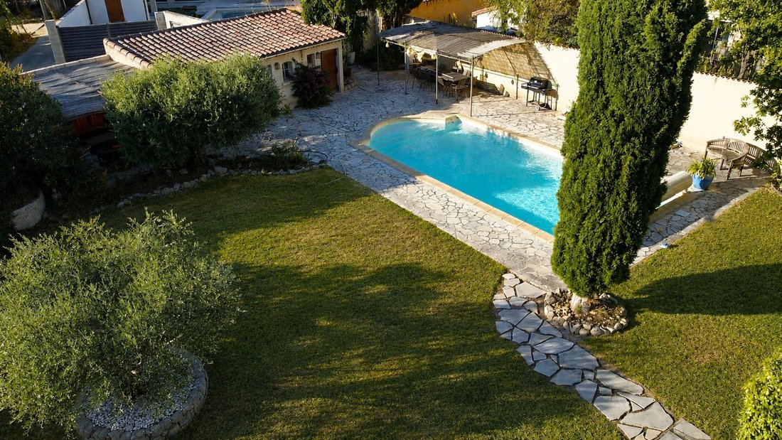 Villa in Centre Ville, Vedène, France 3 - 18083562