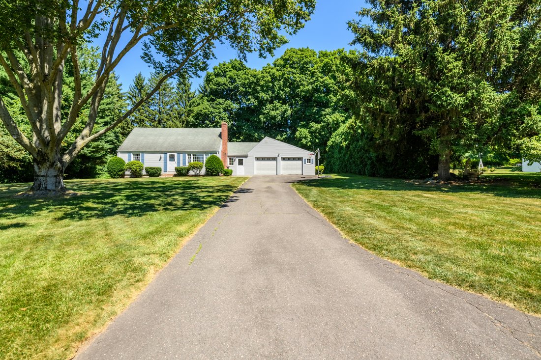 House in Glastonbury, Connecticut, United States 2 - 18507788