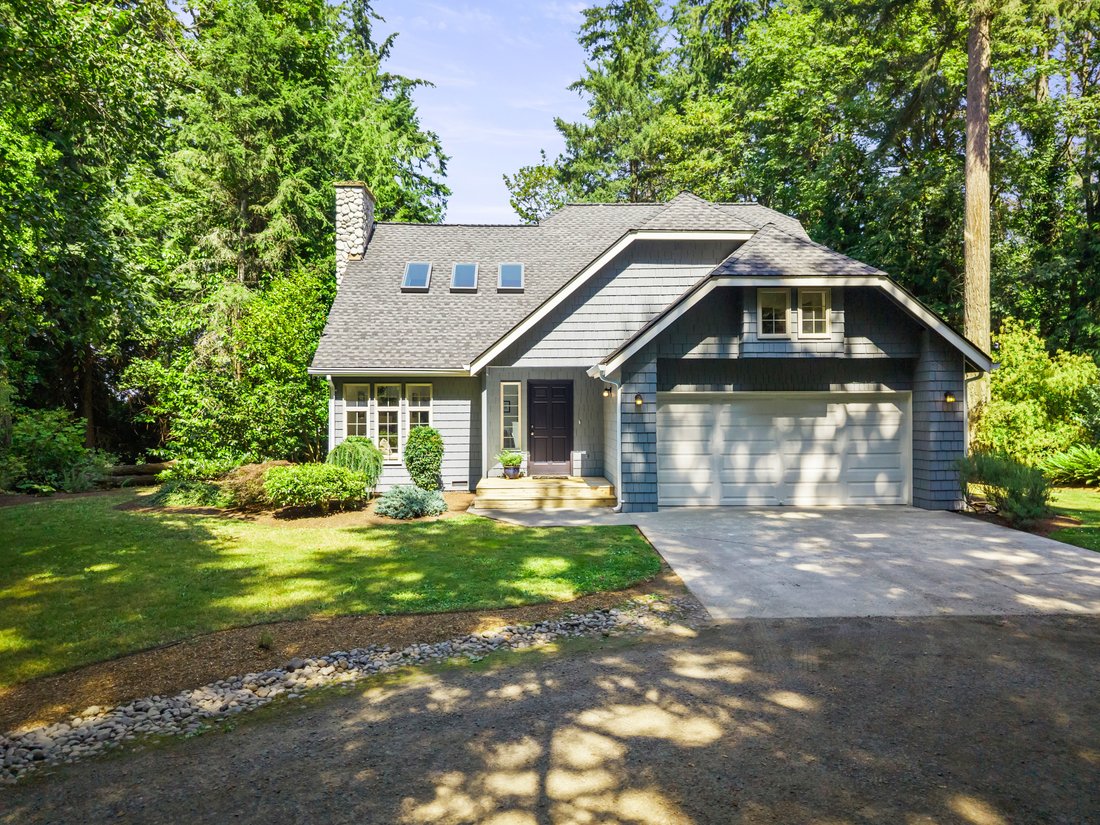 Bainbridge Island, Washington, United States 1 - 18507790