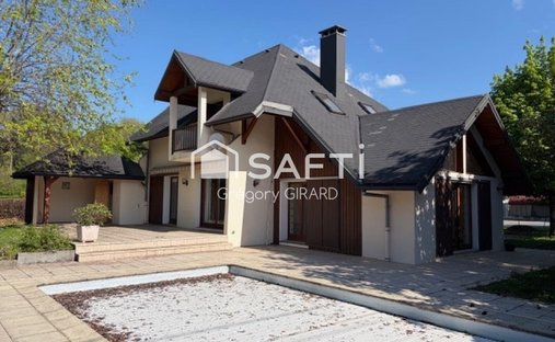 House in Ouest, La Ravoire, France 1