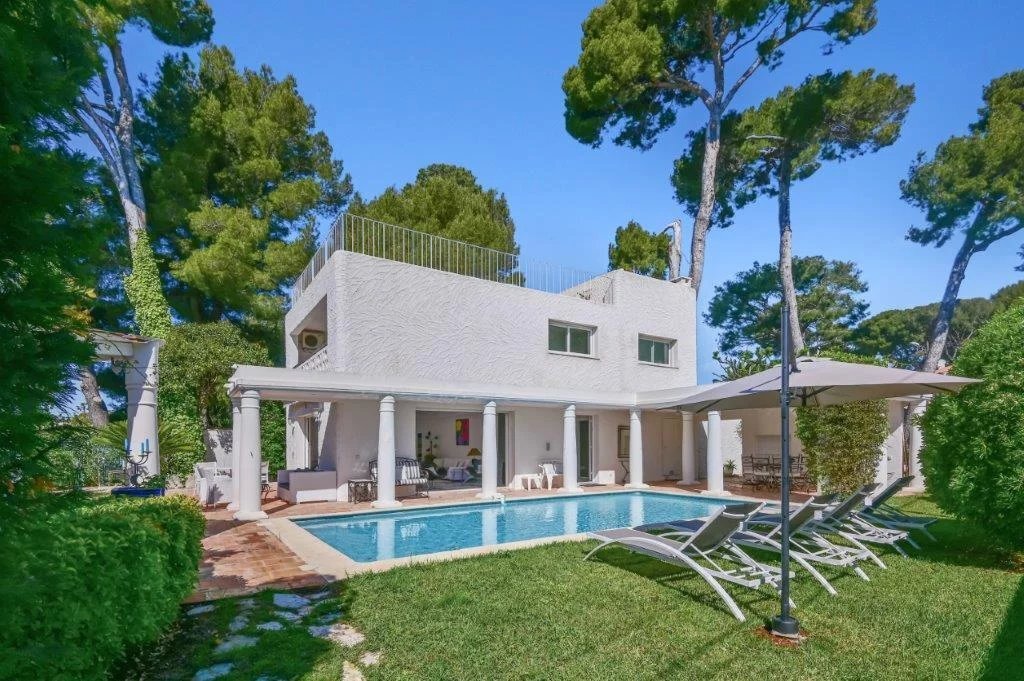 Villa in Antibes, Provence-Alpes-Côte d'Azur, France 1 - 18507731