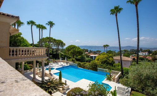 Villa in Antibes, Provence-Alpes-Côte d'Azur, France 1