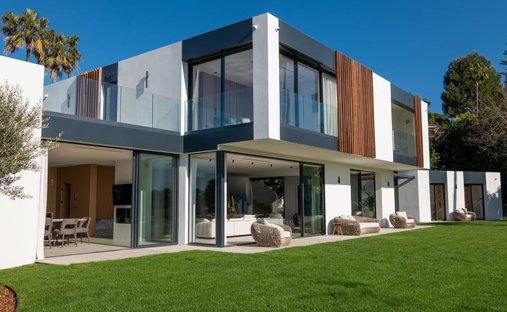 Villa in Antibes, Provence-Alpes-Côte d'Azur, France 1
