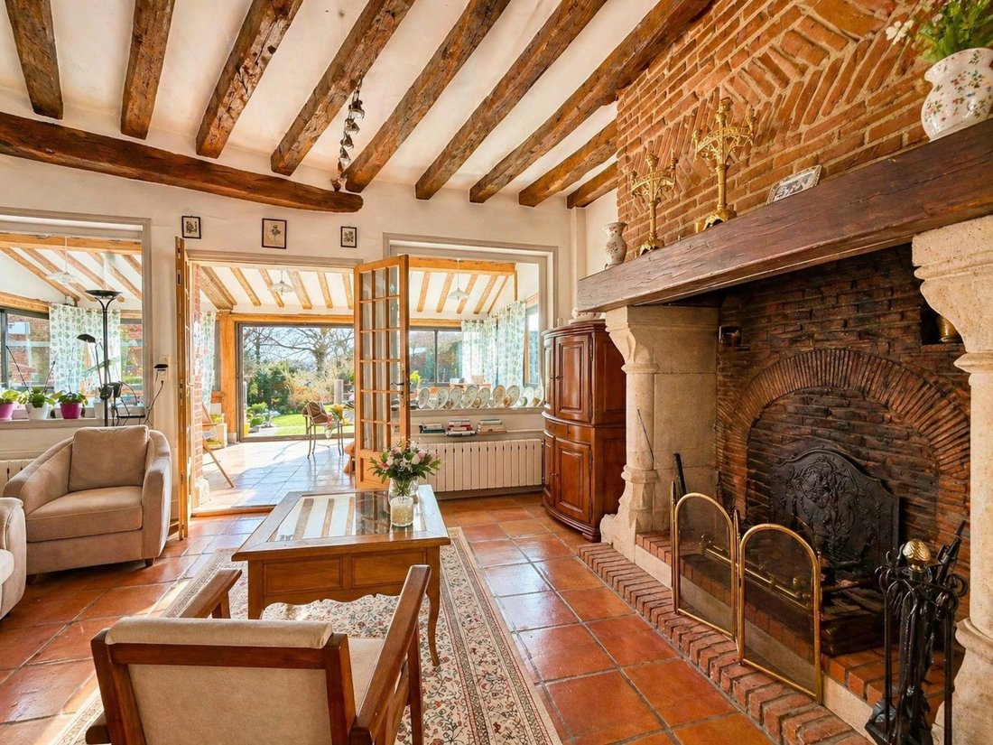 House in Les Roches-La Forêt, Oissel-sur-Seine, France 1 - 18508063