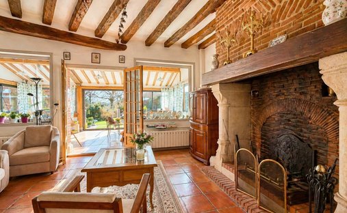 Maison à Les Roches-La Forêt, Oissel-sur-Seine, France 1