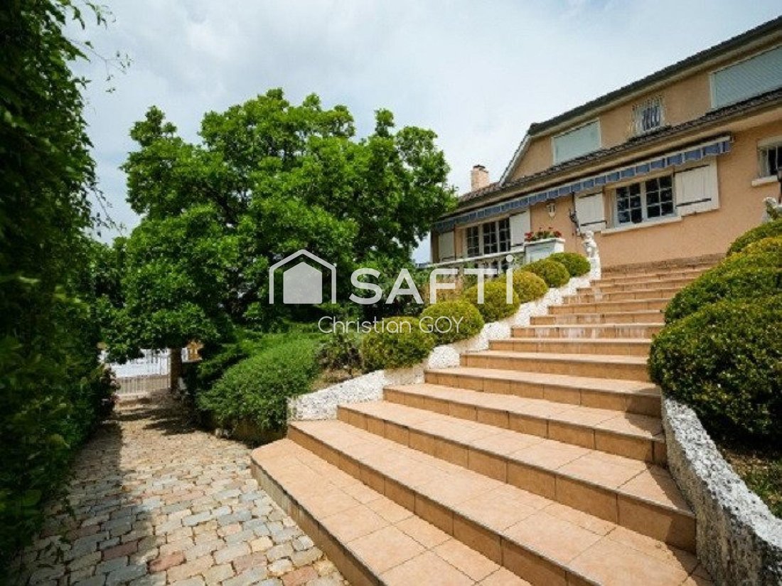 House in Plein Soleil-Zone Industrielle, Saint-Bonnet-de-Mure, France 1 - 18305552