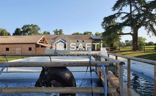 House in Saint-Vincent-de-Lamontjoie, Nouvelle-Aquitaine, France 1