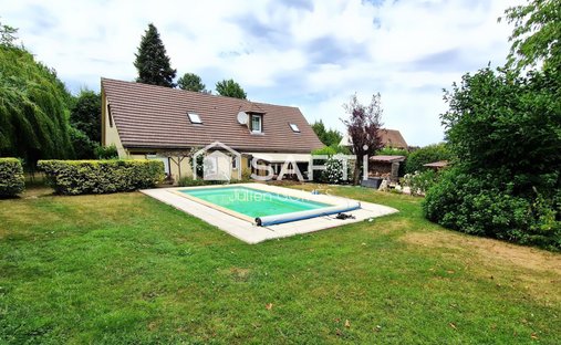 House in Plailly, Hauts-de-France, France 1