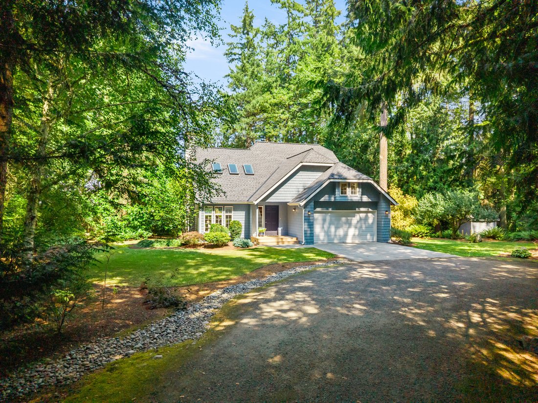 Bainbridge Island, Washington, United States 2 - 18507790