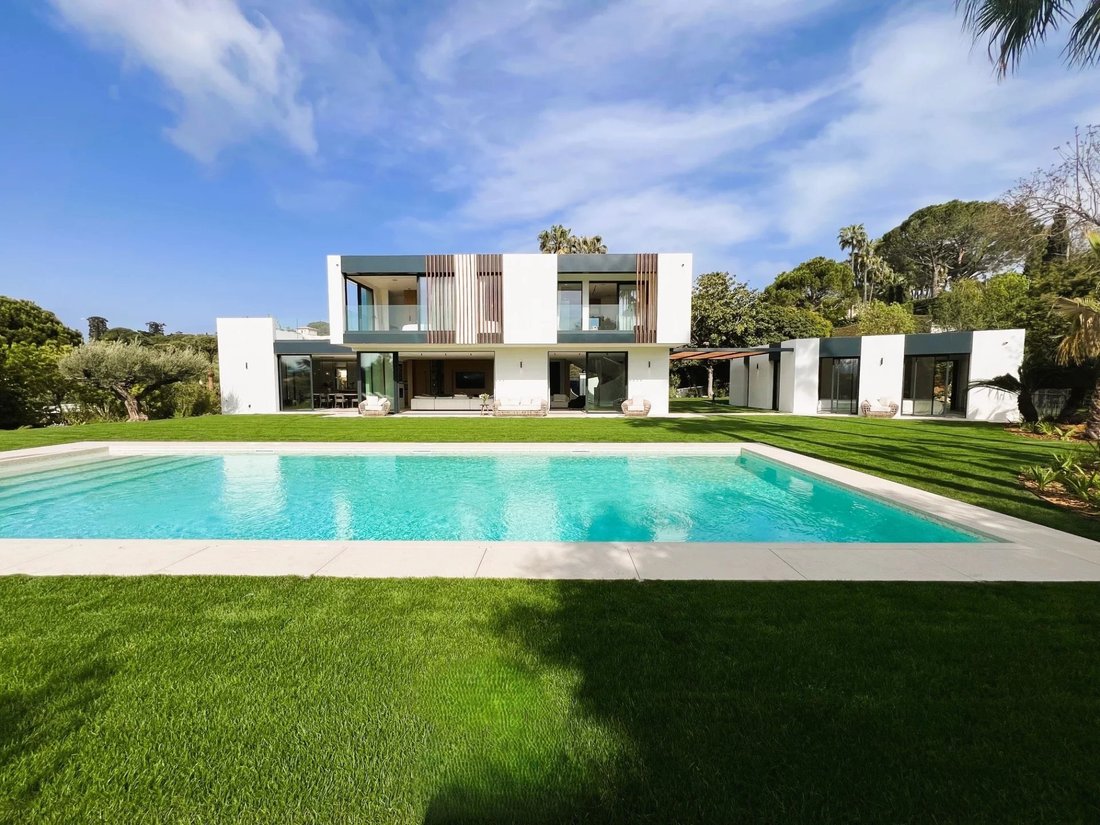 Villa in Antibes, Provence-Alpes-Côte d'Azur, France 4 - 18507734