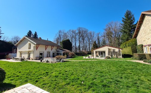 House in Vierge-Sud Est, Epinal, France 1