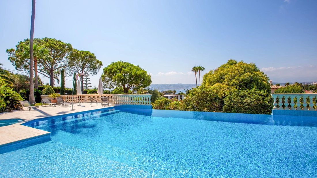 Villa in Antibes, Provence-Alpes-Côte d'Azur, France 5 - 18507759