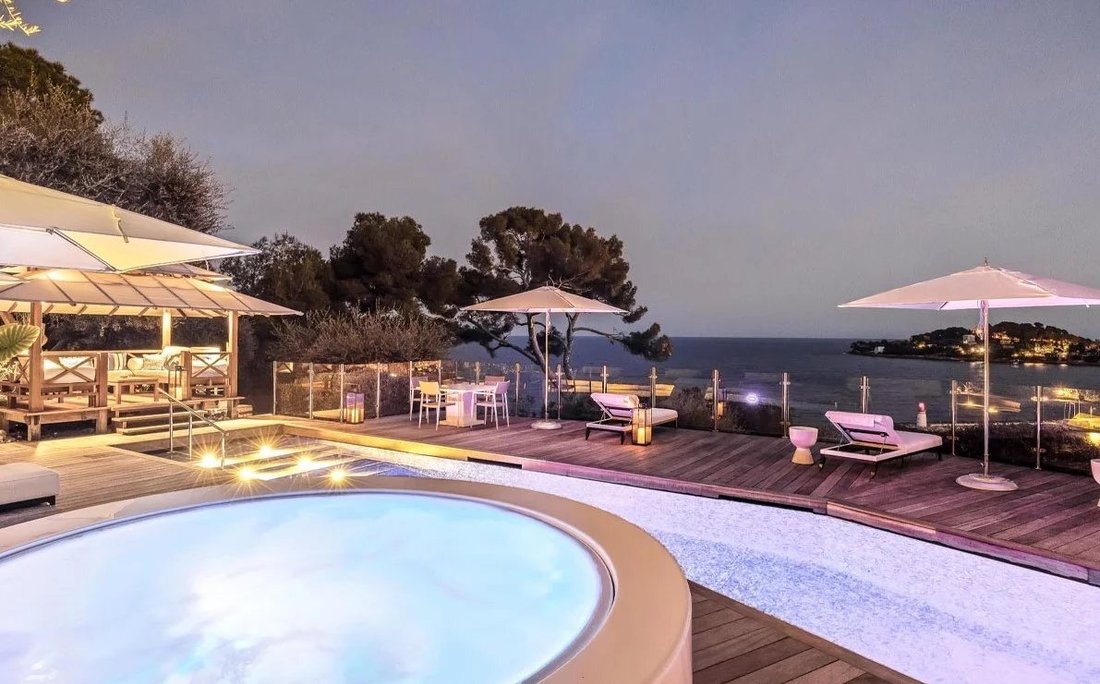 Villa in Saint-Jean-Cap-Ferrat, Provence-Alpes-Côte d'Azur, France 4 - 18507744