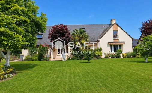 House in Luynes, Centre-Val de Loire, France 1