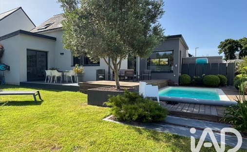 House in Plages, Guidel, France 1