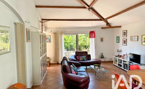 House in Est, Craponne, France 1