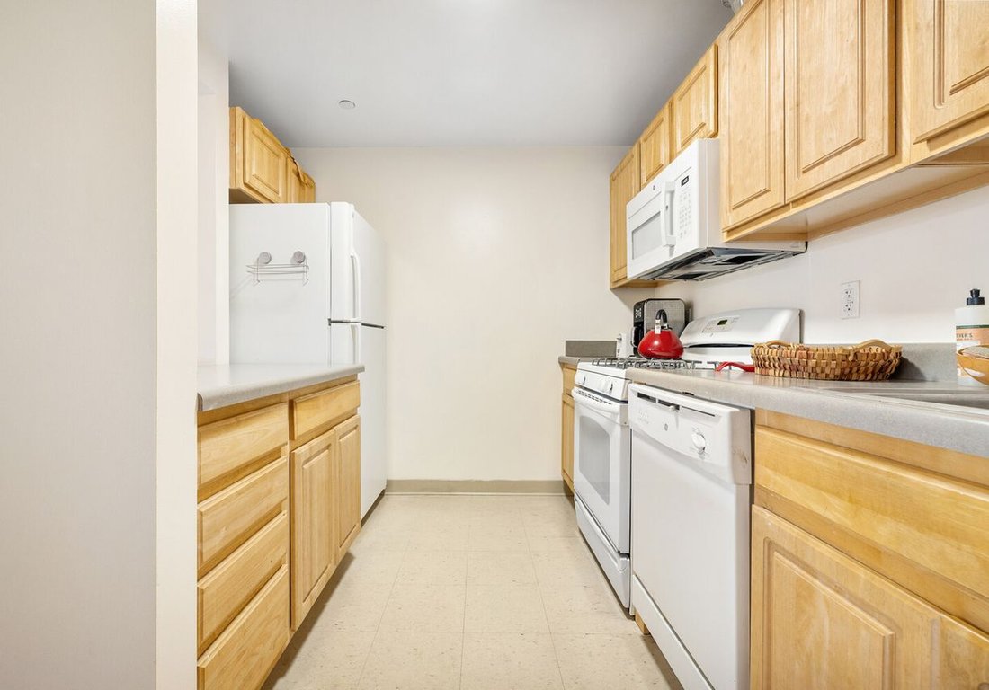 Co Op in New York, New York, United States 5 - 17075284