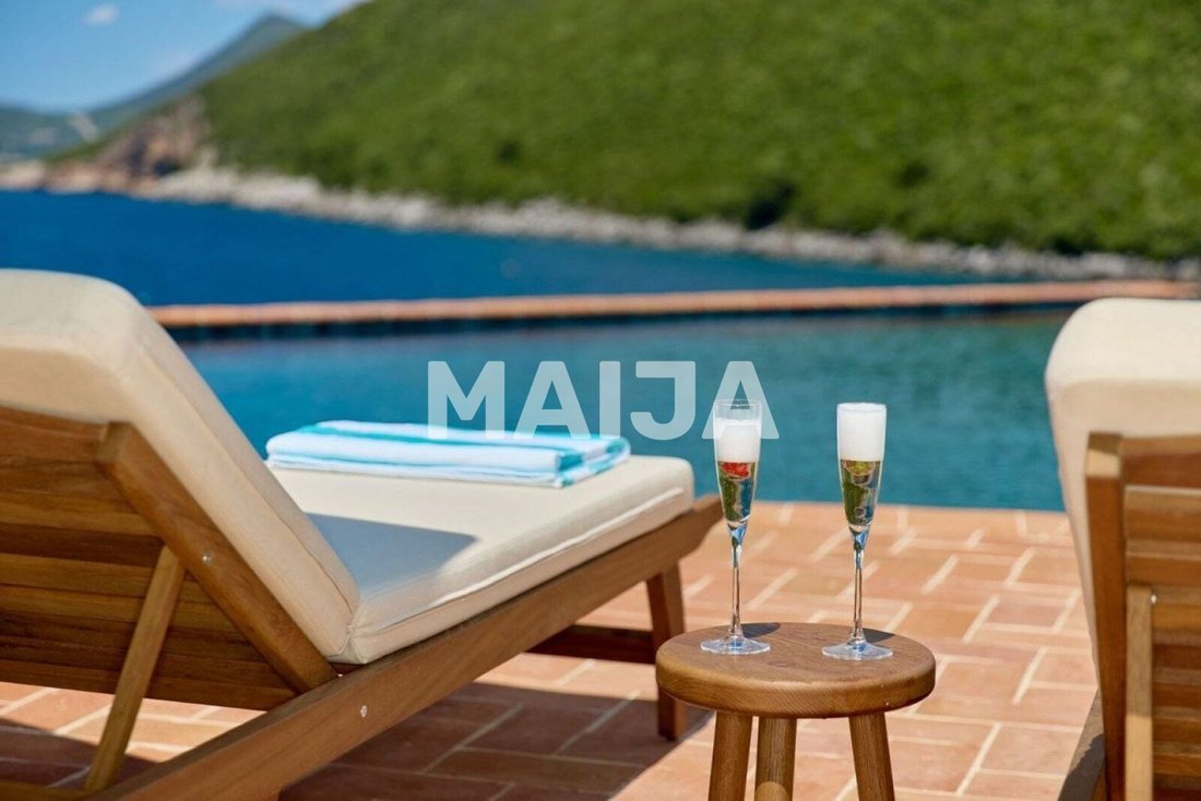 Villa in Herceg Novi, Herceg Novi Municipality, Montenegro 2 - 18510876