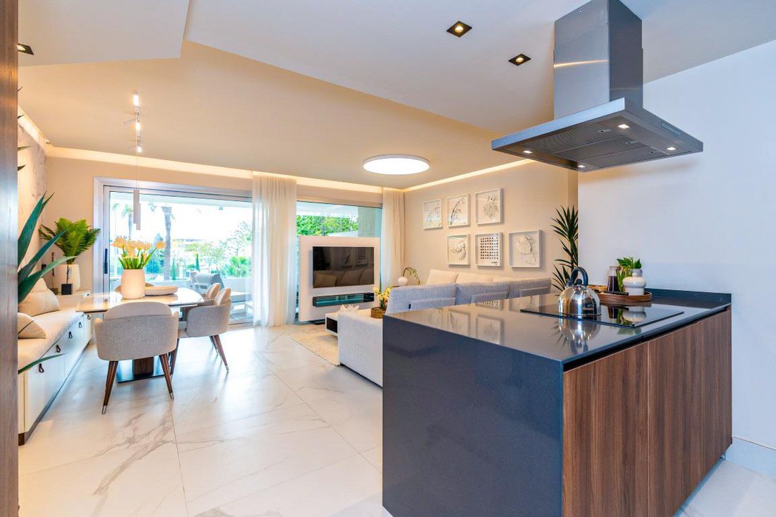 Penthouse in San Pedro de Alcantara, Andalusia, Spain 3 - 18513576