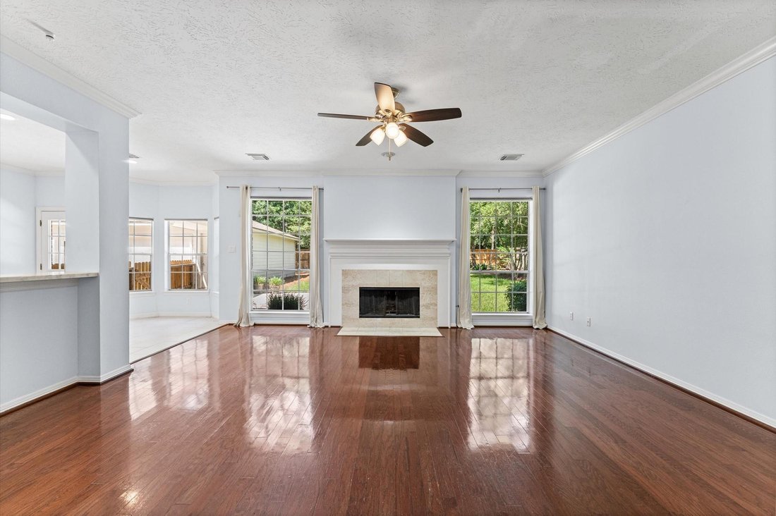 House in The Woodlands, Texas, United States 4 - 18519056