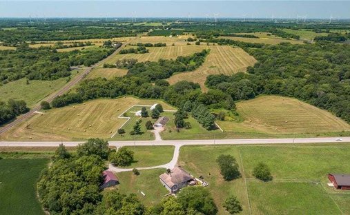 Farm Ranch in Maysville, Missouri, United States 1