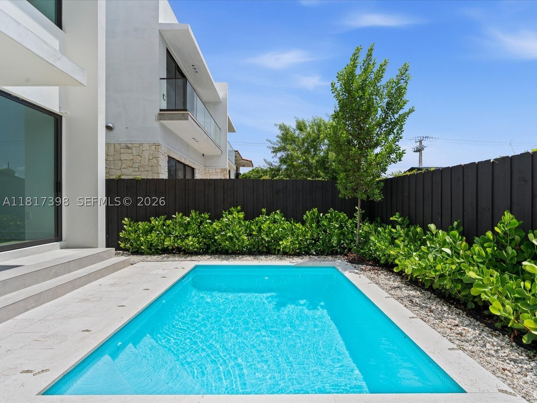 Townhouse in Miami, Florida, United States 4 - 16638123