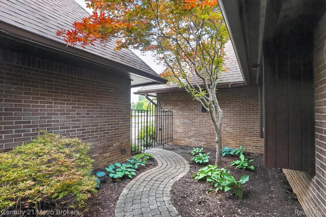 Condo in Grand Blanc Township, Michigan, United States 5 - 18498710