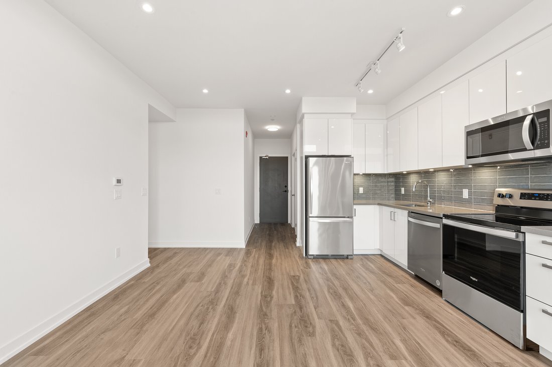 Condo in Whitby, Ontario, Canada 4 - 18516592