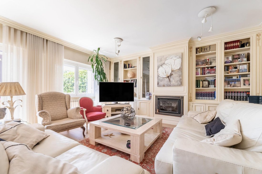 Villa in Majadahonda, Comunidad de Madrid, Spain 2 - 18512103