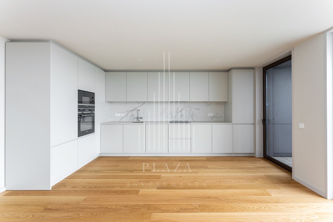 Apartment in Santa Marinha e Sao Pedro da Afurada, Porto District, Portugal 4 - 18510192
