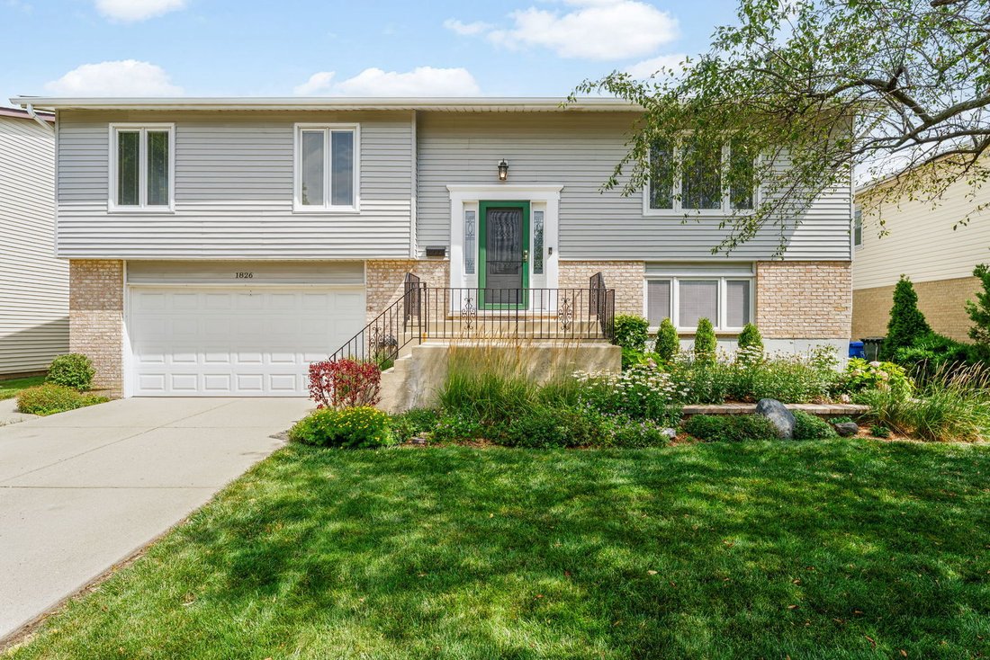 House in Mount Prospect, Illinois, United States 1 - 18508550