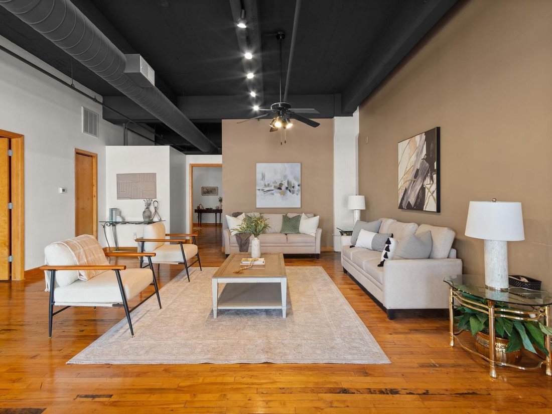 Condo in Milwaukee, Wisconsin, United States 2 - 18511440
