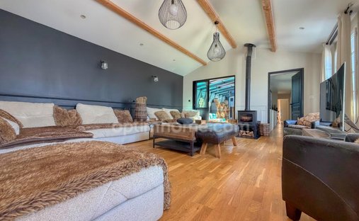 House in Le Chateau-d'Oleron, Nouvelle-Aquitaine, France 1