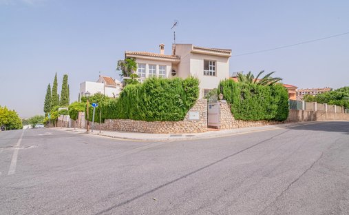 Villa in Huetor Vega, Andalusia, Spain 1