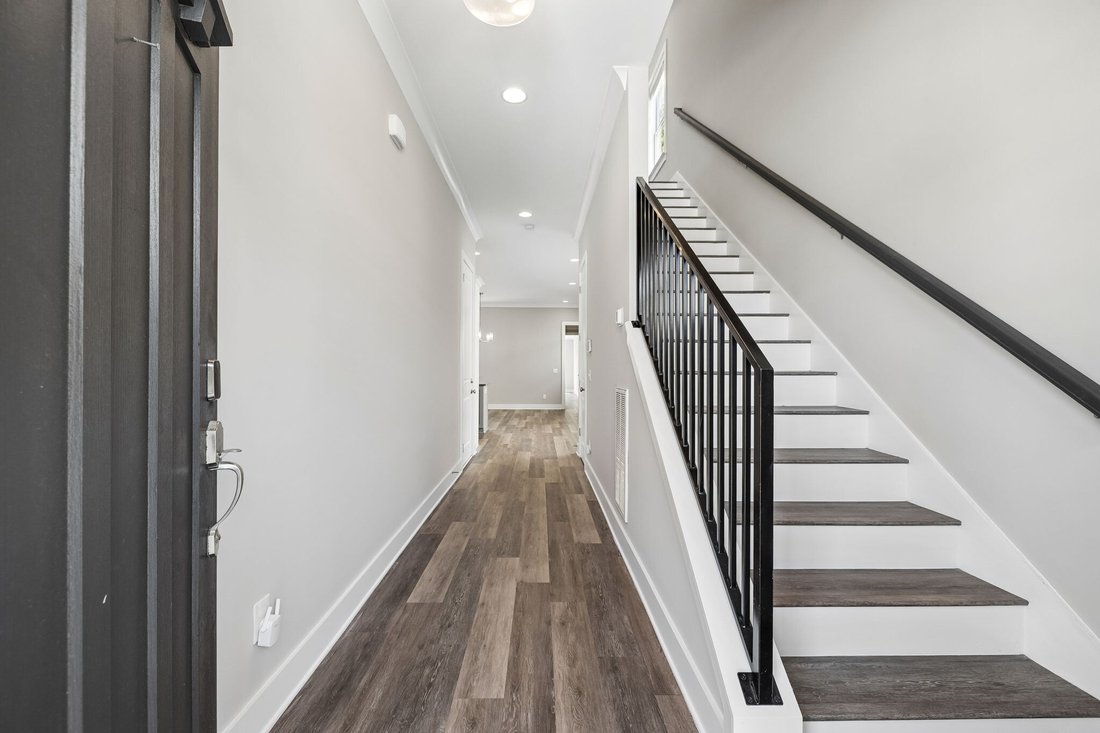 Co Op in Nashville, Tennessee, United States 4 - 18518739