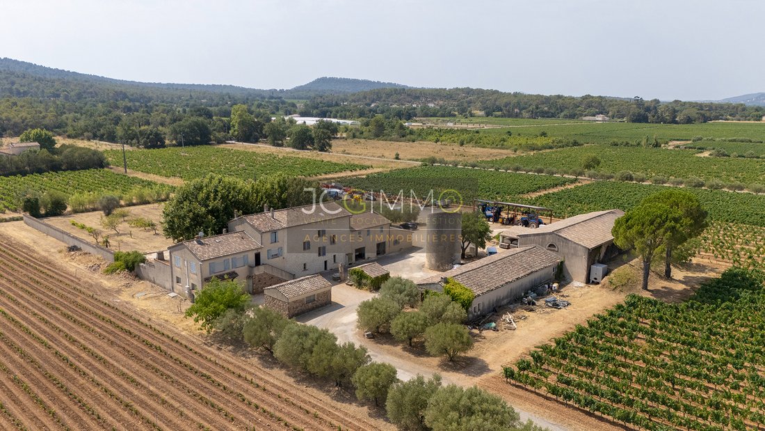 Villa in Le Village, Cuers, France 1 - 18513575