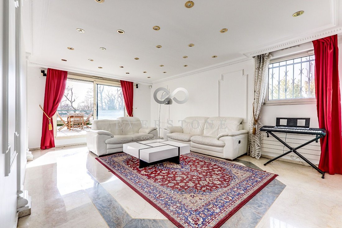 Apartment in Saint-Cloud, Ile-de-France, France 5 - 18509125