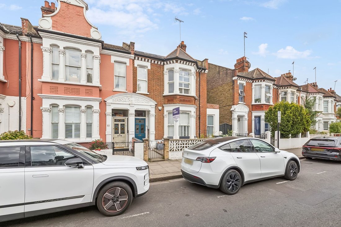 Apartment in Shepherds Bush, Hammersmith and Fulham, England 2 - 18508292