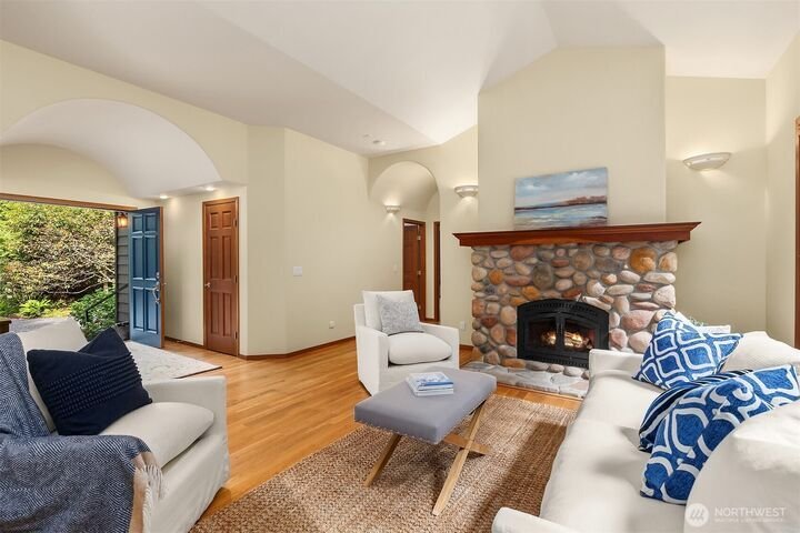 House in Bainbridge Island, Washington, United States 5 - 18514813