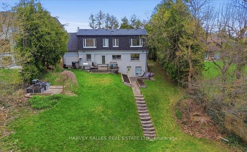 House in Gormley, Ontario, Canada 1